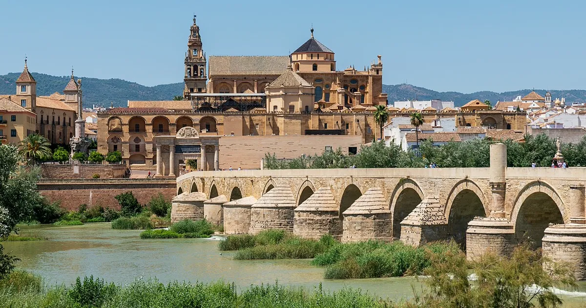 Córdoba a pie: la ciudad que se recorre en zapatillas