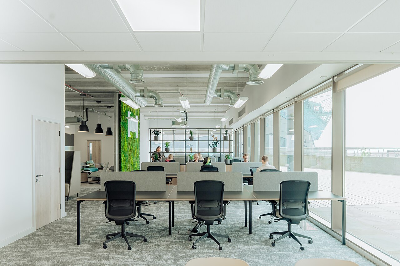 Teletrabajadores que se mudan al campo tienen más hijos: el estudio de Stanford que cambia el debate